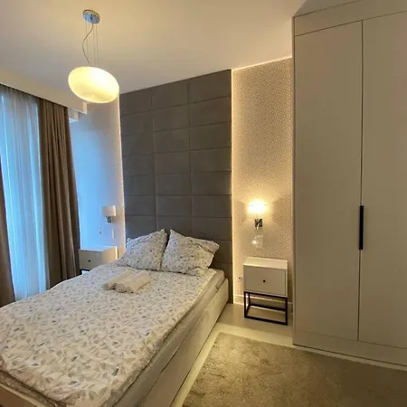 ~ Luxury Downtown Haven Apartmán