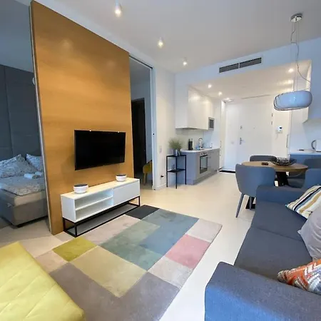 ~ Luxury Downtown Haven Apartmán *